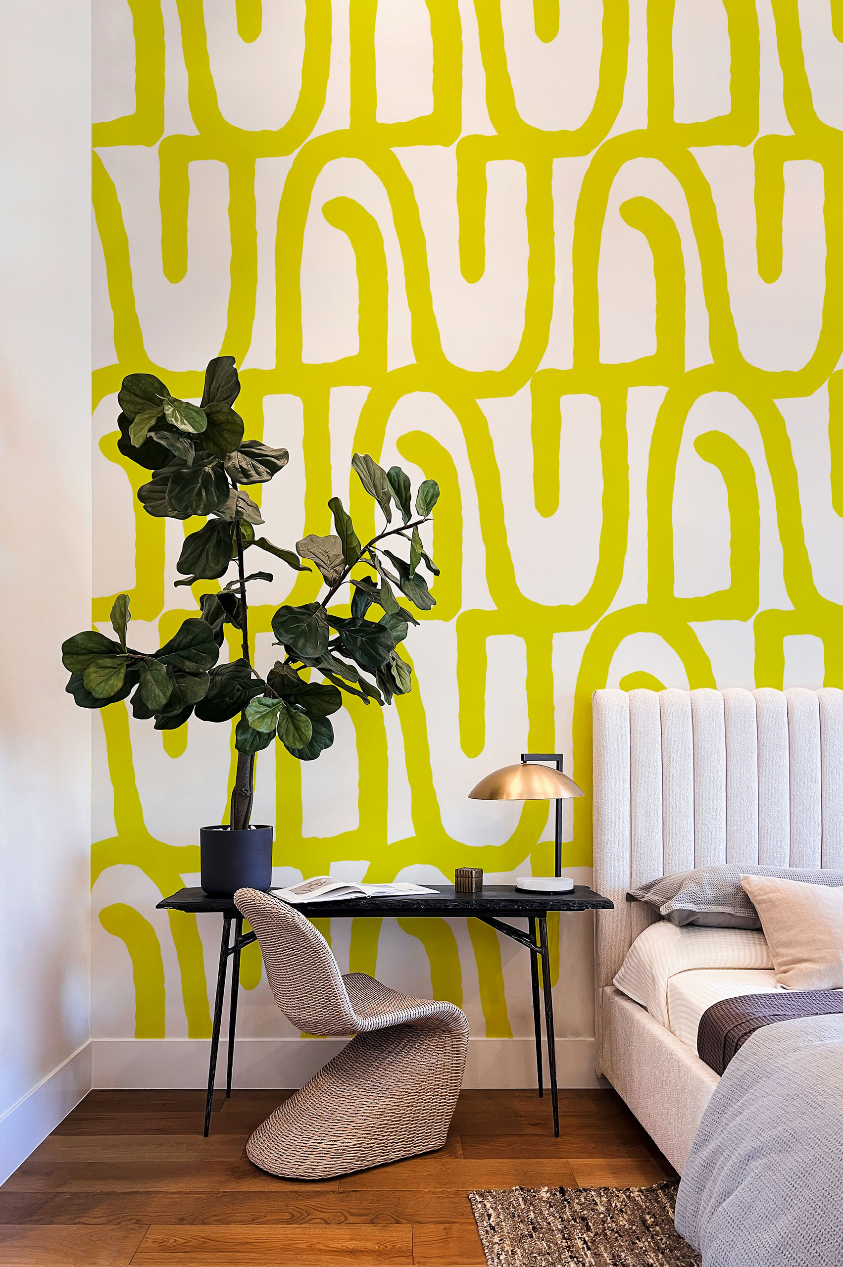 Wallpaper N14 Green Graphic Shapes Bedroom