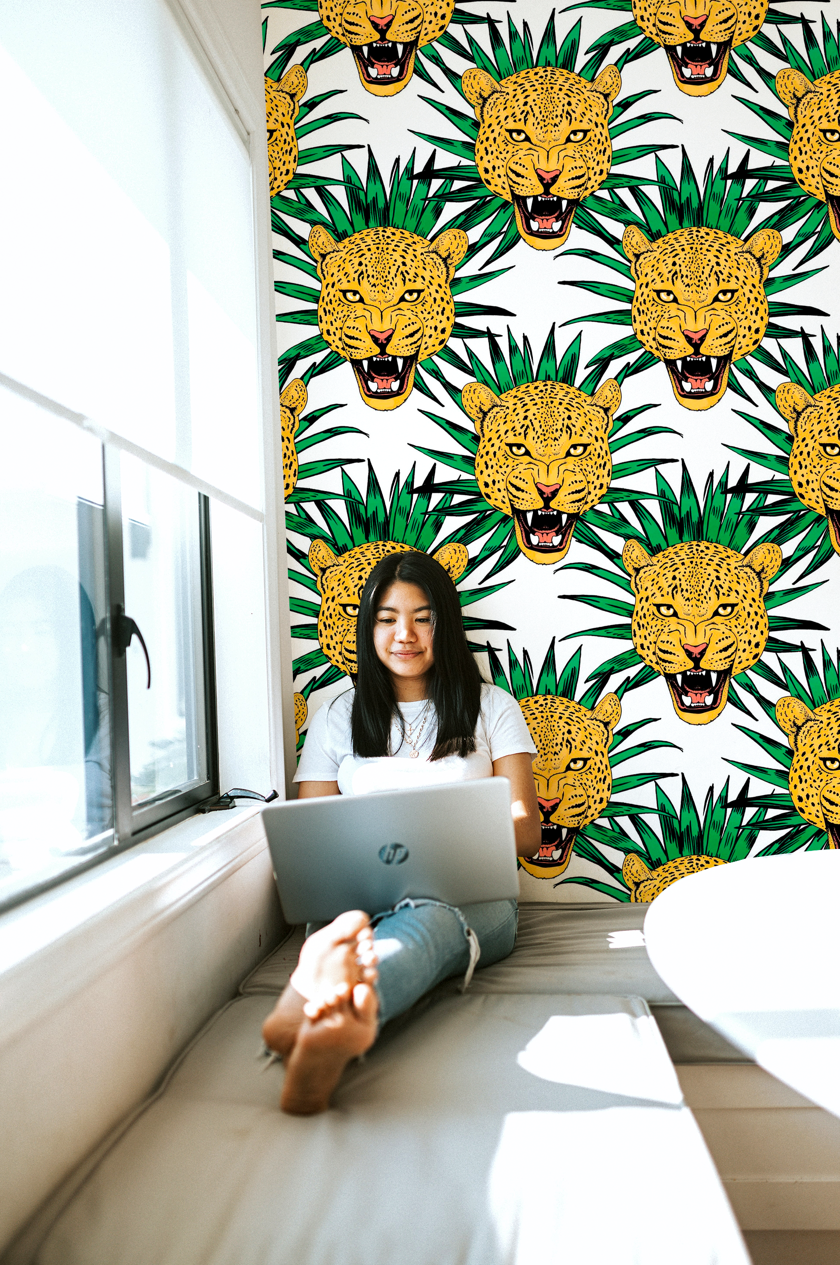 N10 yellow and green tiger pop office wallpaper