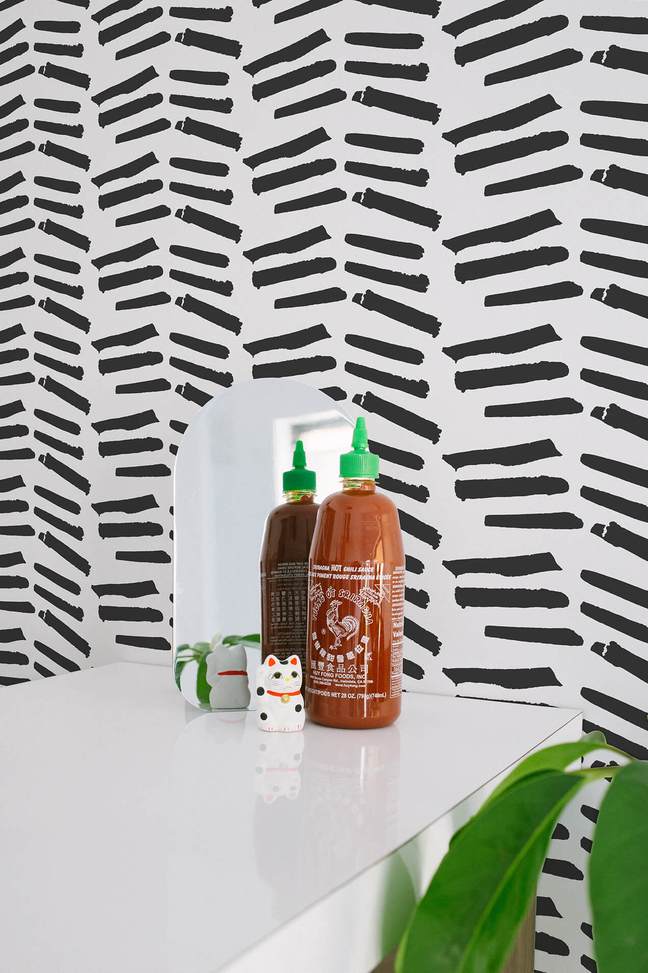 Minimalist Black and White Wallpaper No. 38