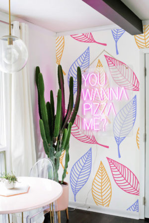 Wallpaper N72 Colorful Graphic Sheets Pop Pink Dining Room