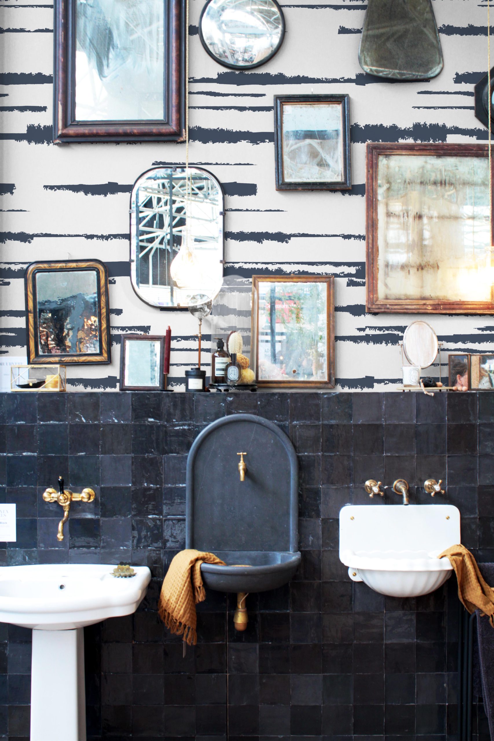 Wallpaper n°80 graphic waves blue bathroom Wallpaper n°80 graphic waves blue bathroom