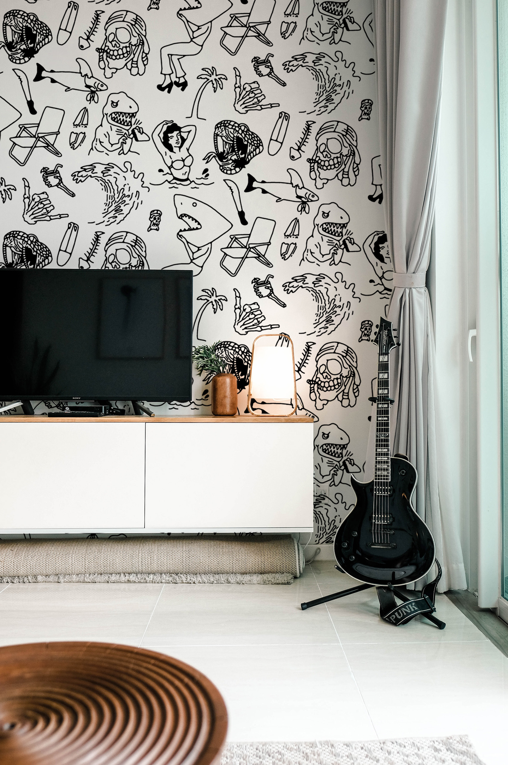 N88 Flash Tattoo Black And White Surf Fun Salon TV Wallpaper