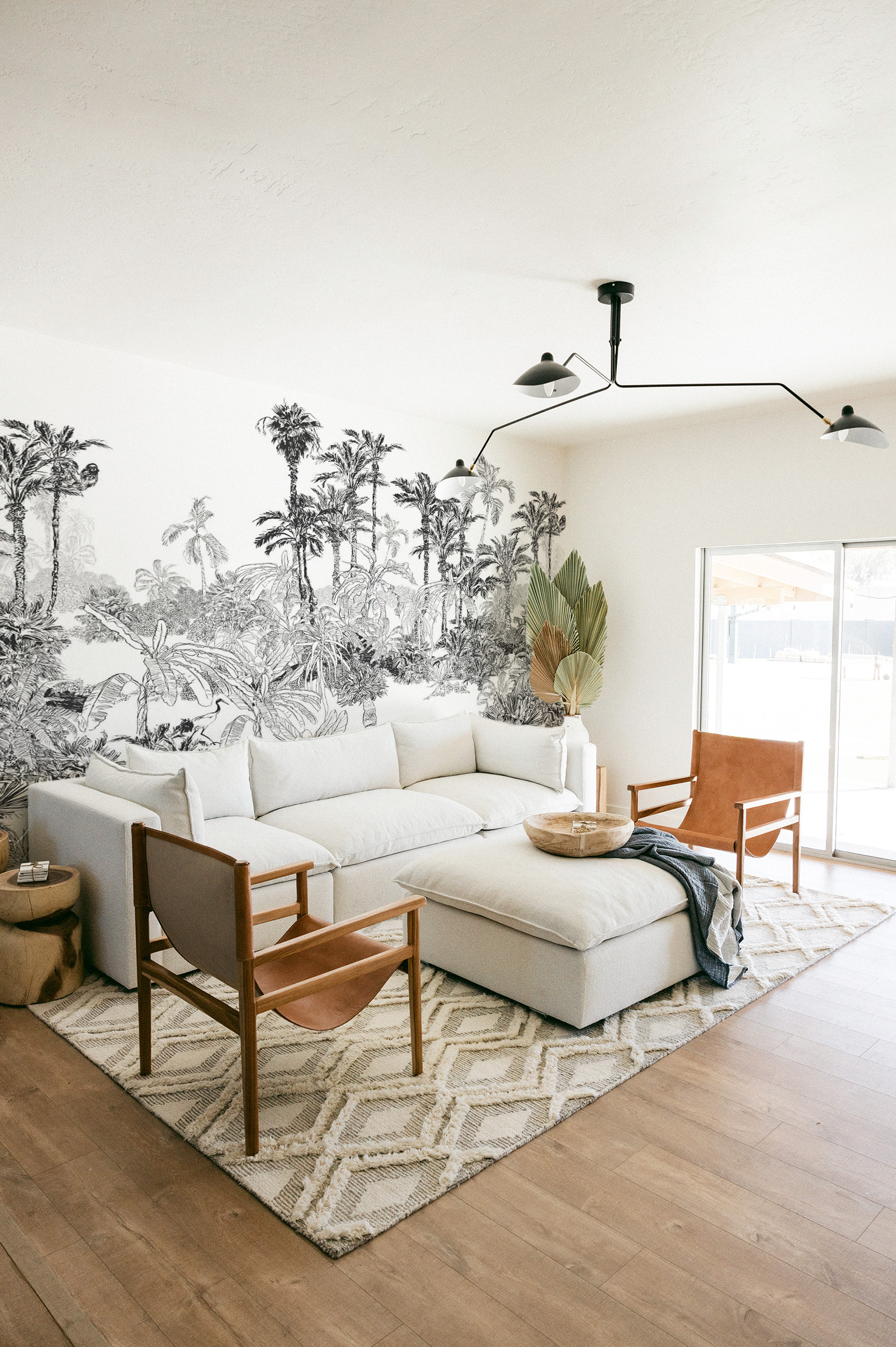 N90 Panoramic Tropical Black and White Living Room Wallpaper