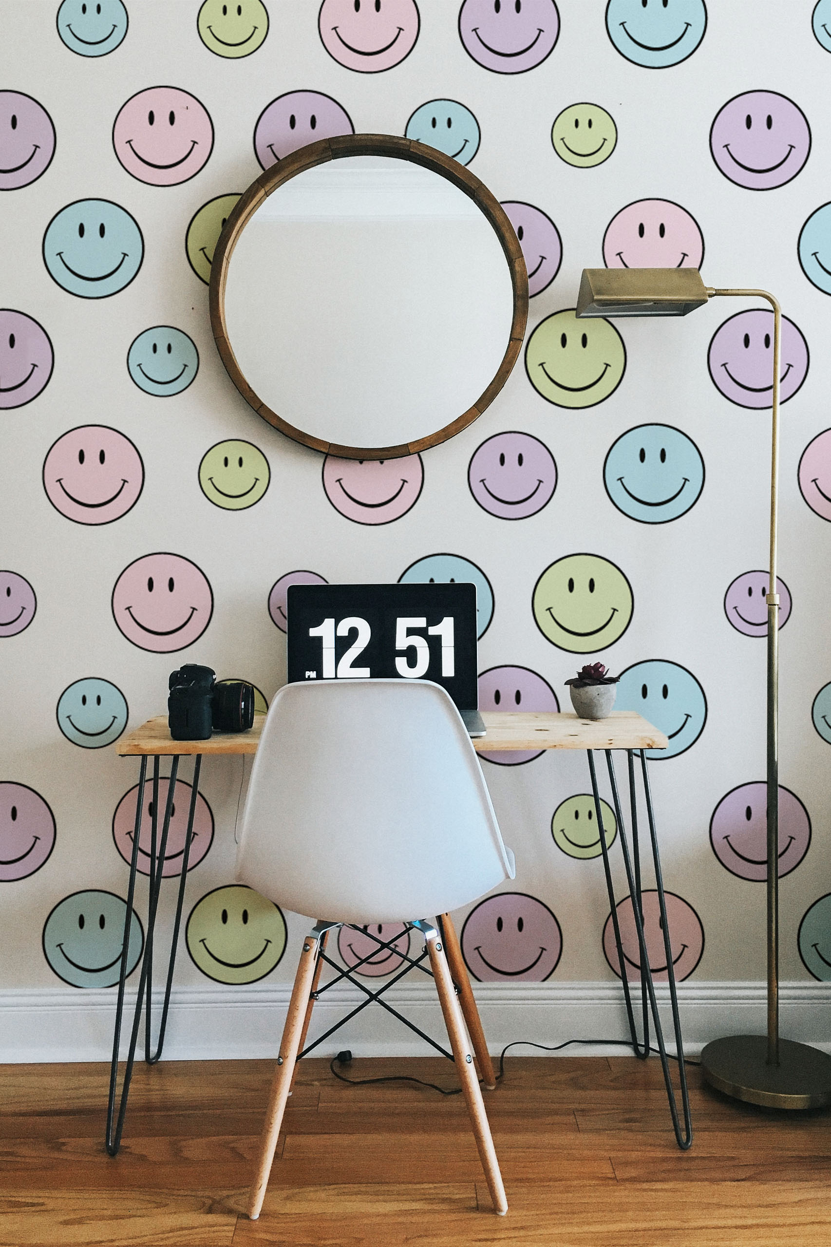 Wallpaper- N95 Desk Colorful Smileys Pop Wallpaper- N95 Desk Colorful Smileys Pop