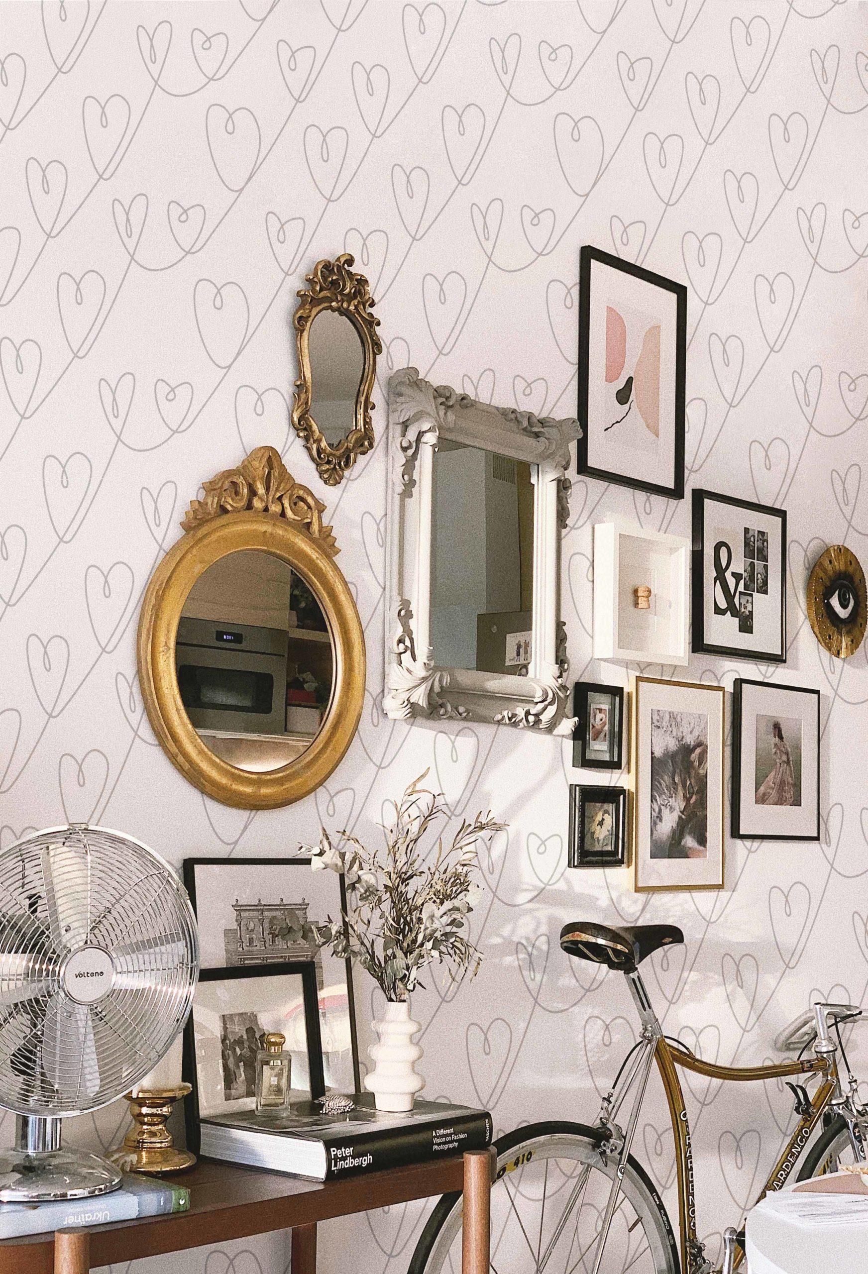 n163 Minimalist Heart Drawing Wallpaper