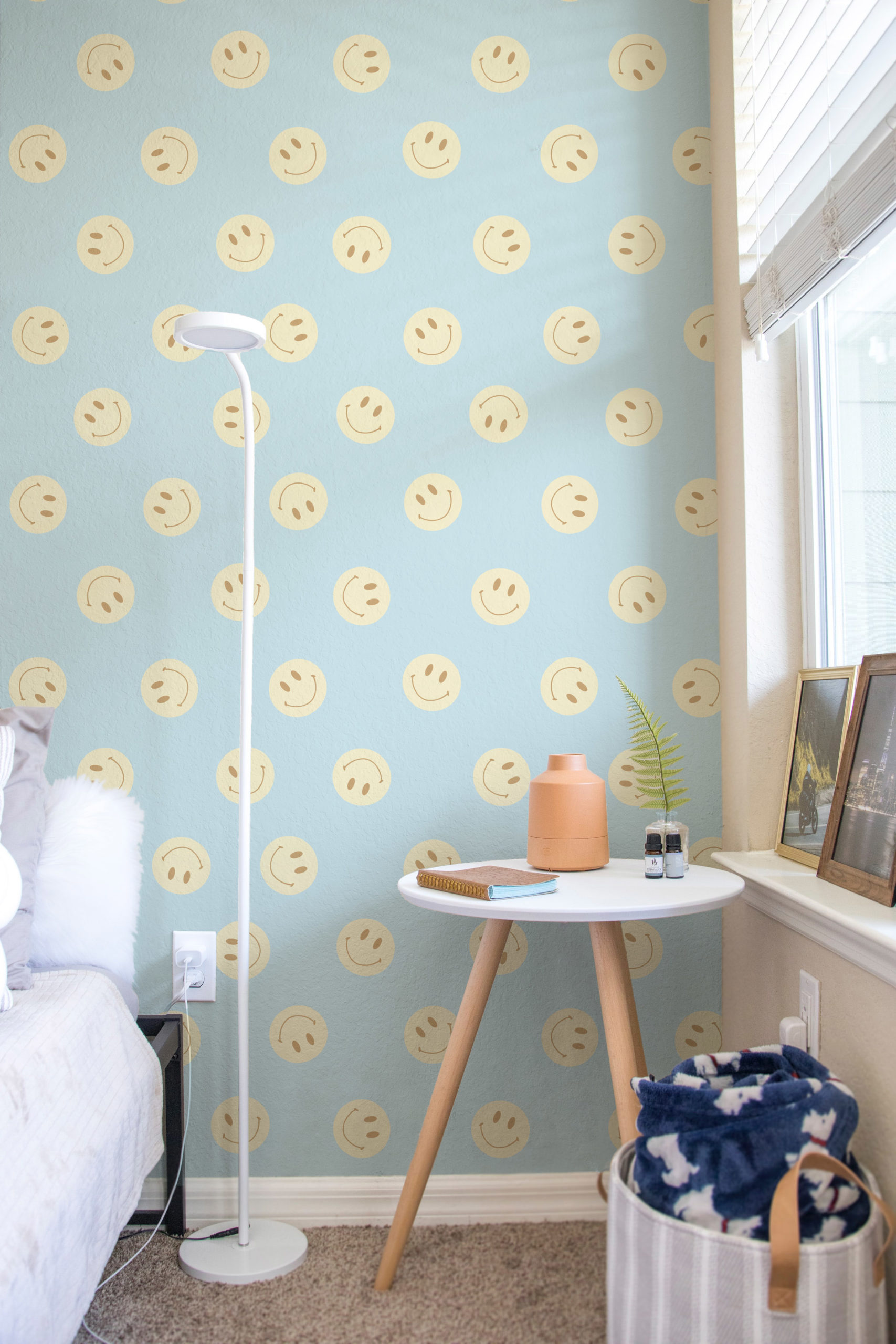 Smile Wallpaper N203