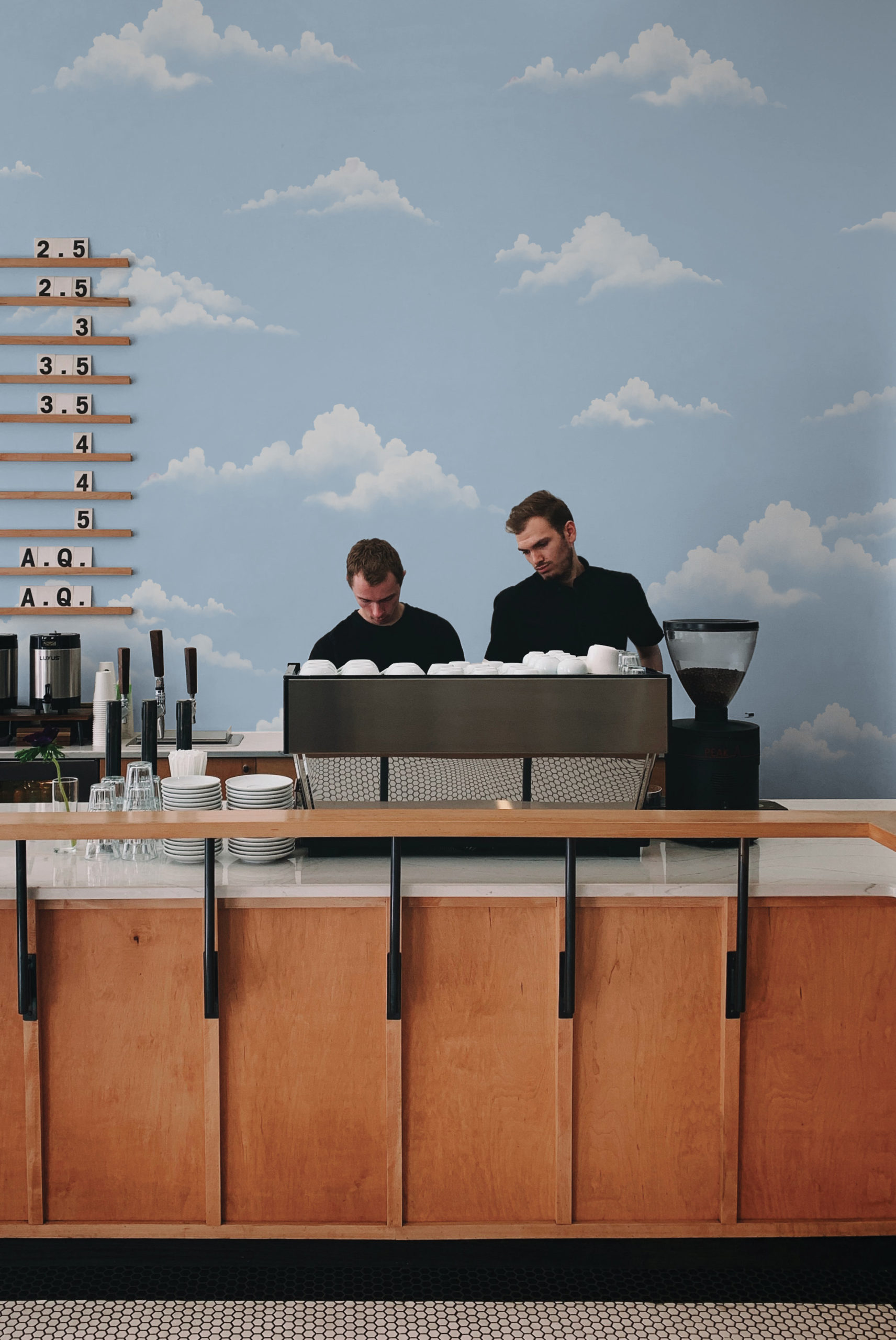 n206_1 copie papier peint tête dans les nuages