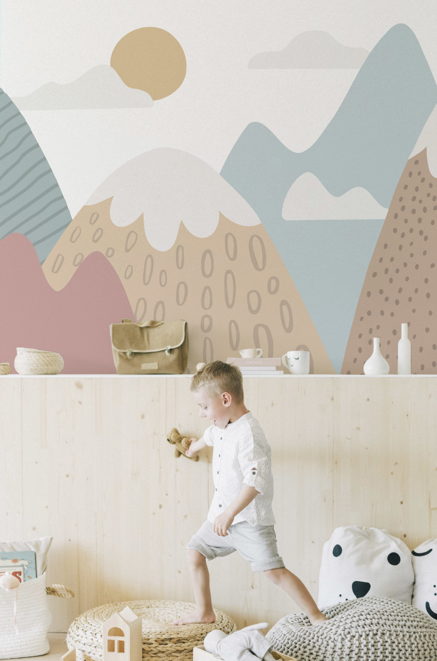 N225-3 Winter Mountains Wallpaper