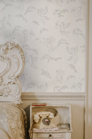 White and grey Cupid bedroom wallpaper n250