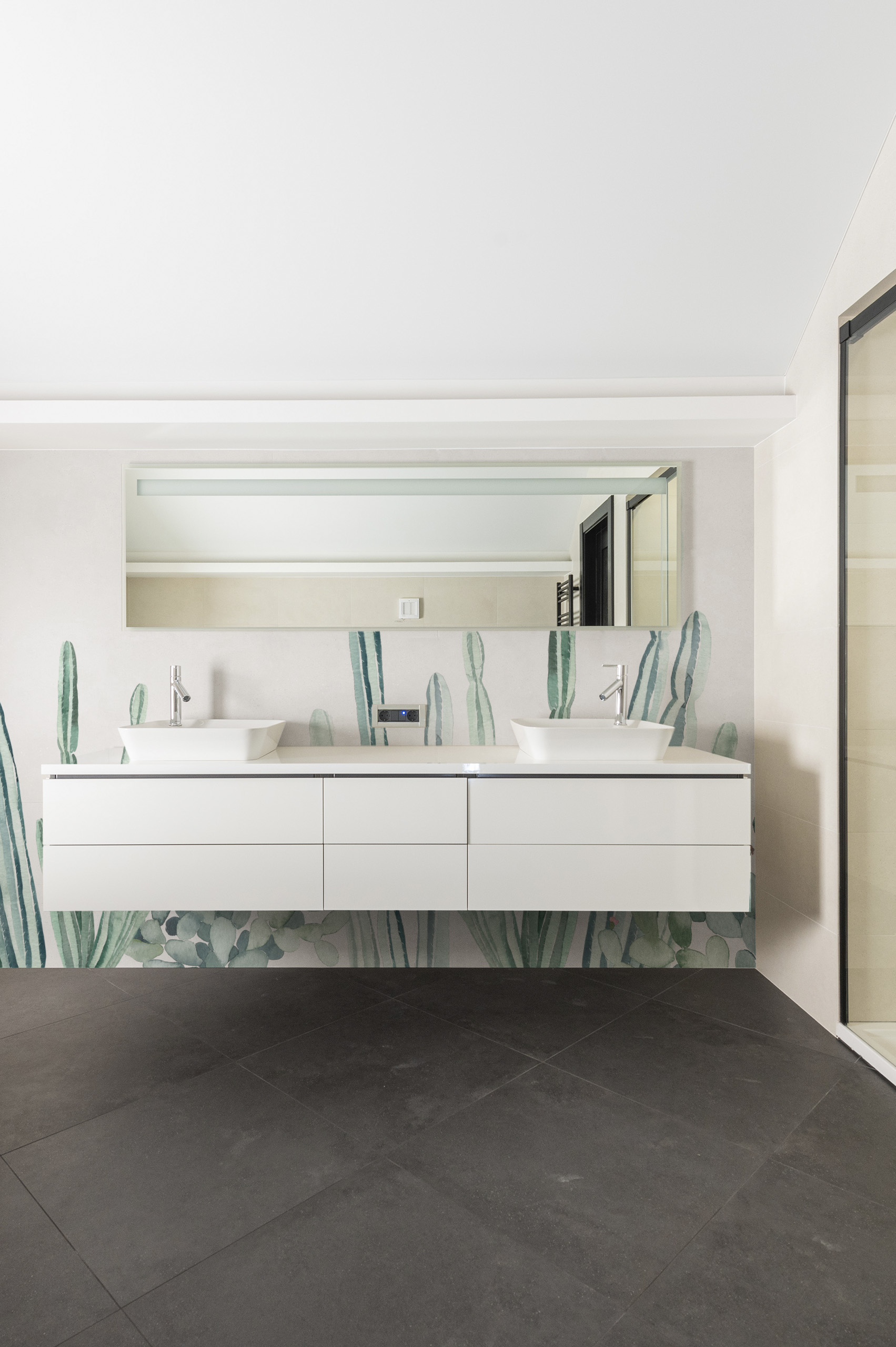 Wallpaper n285 watercolor panoramic cactus bathroom