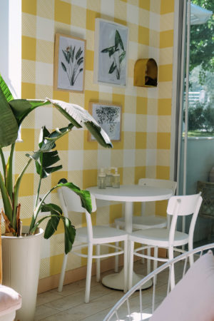 N327 Yellow gingham tile public spaces wallpaper