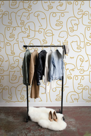 papier peint n347 visages sans bornes jaune espace public