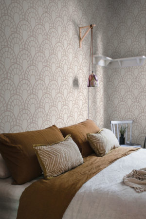Bedroom wallpaper oriental tortoiseshells terracotta beige trend