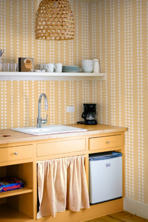 cuisine orange papier peint geometrique triangles boho chic