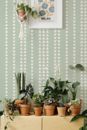 salon vert papier peint geometrique triangles boho chic
