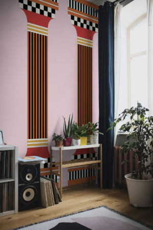 salon rouge papier peint colonne revisitée panoramique tendance