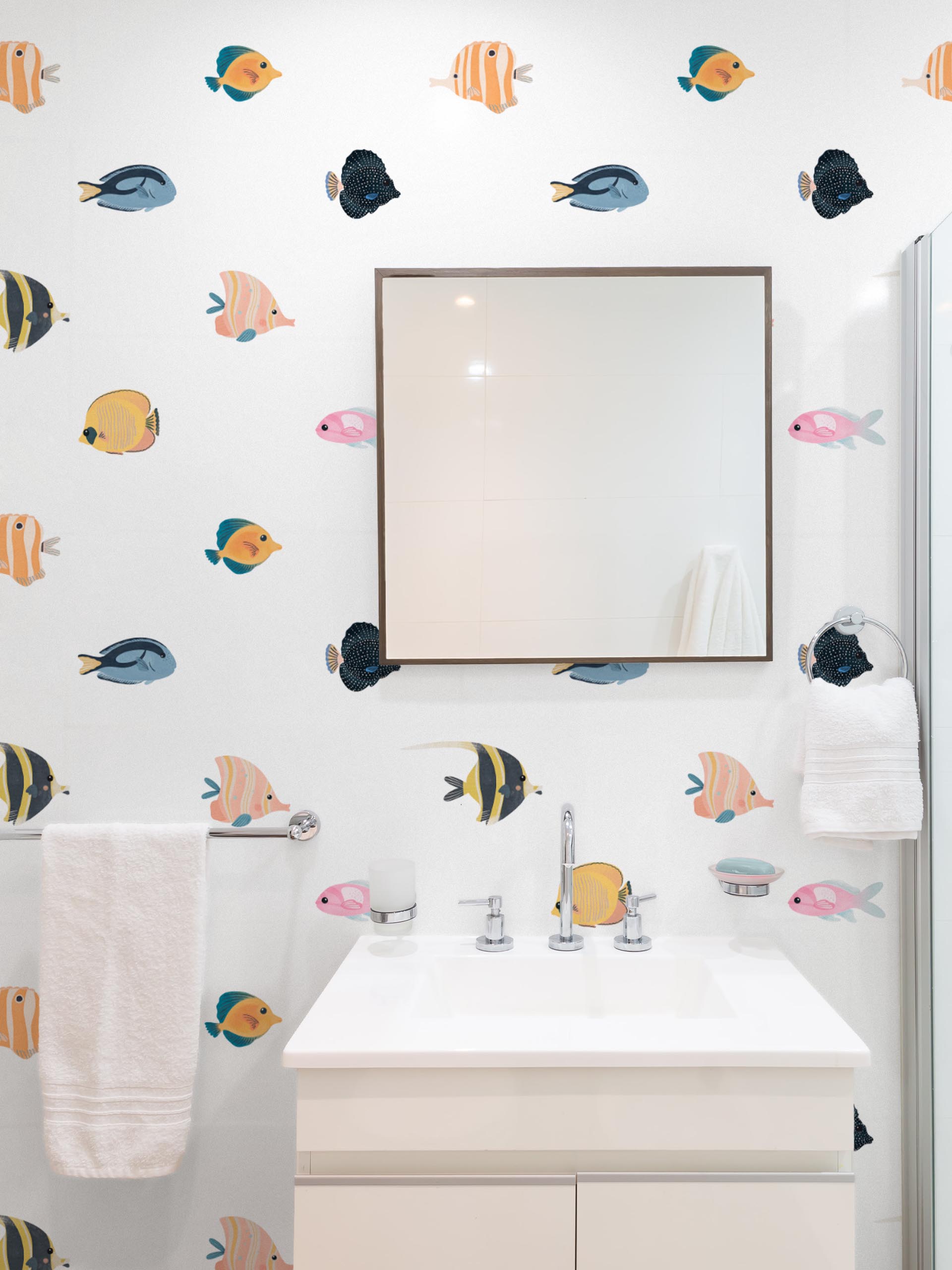 N405 Aquatic Oasis Bathroom Wallpaper White Bathroom Aquatic Oasis Wallpaper Child Fish