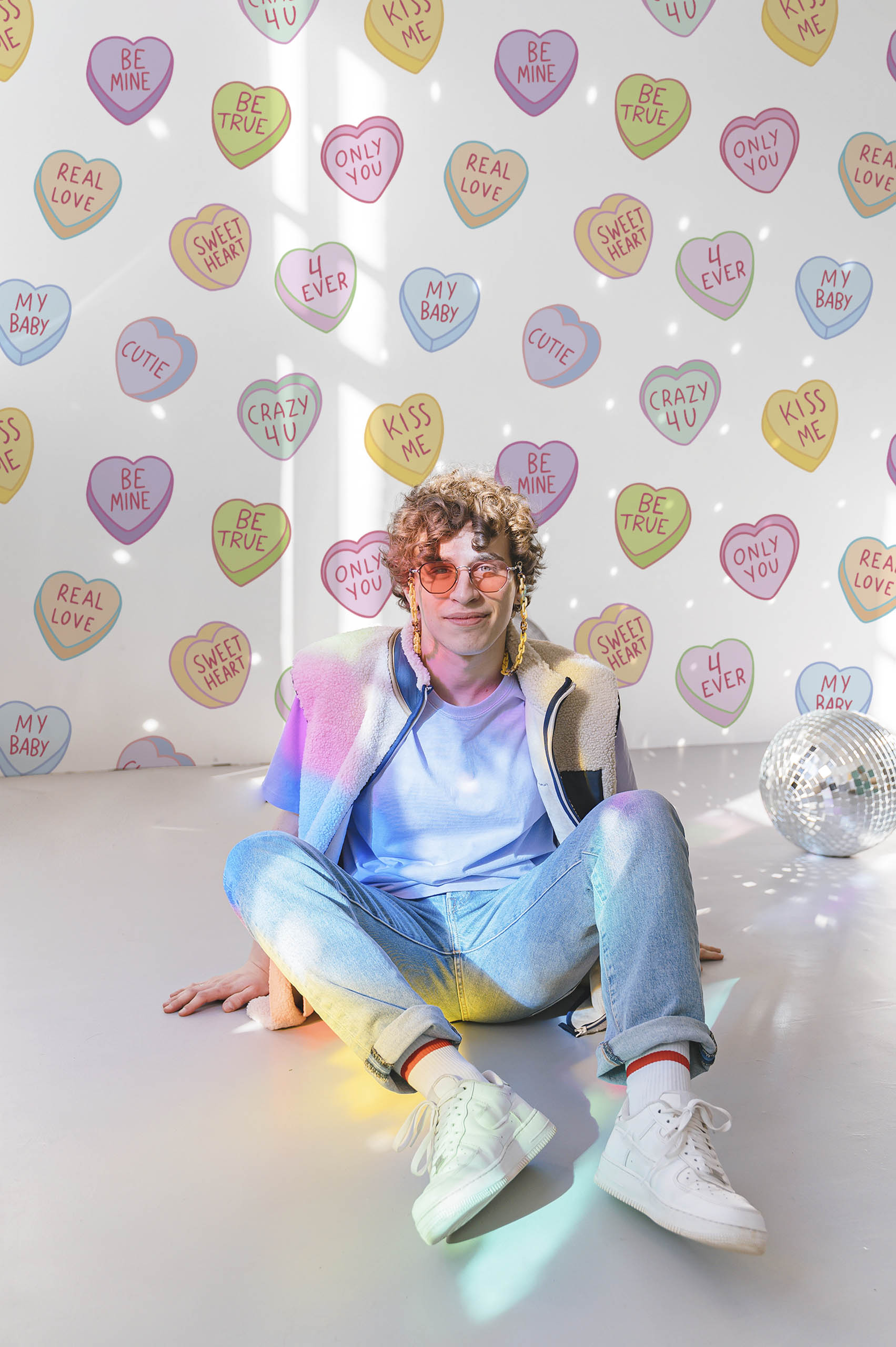 n436 wallpaper bonbon d'amour multicolor public spaces espace public multicolore papier peint bonbon d'amour pop love