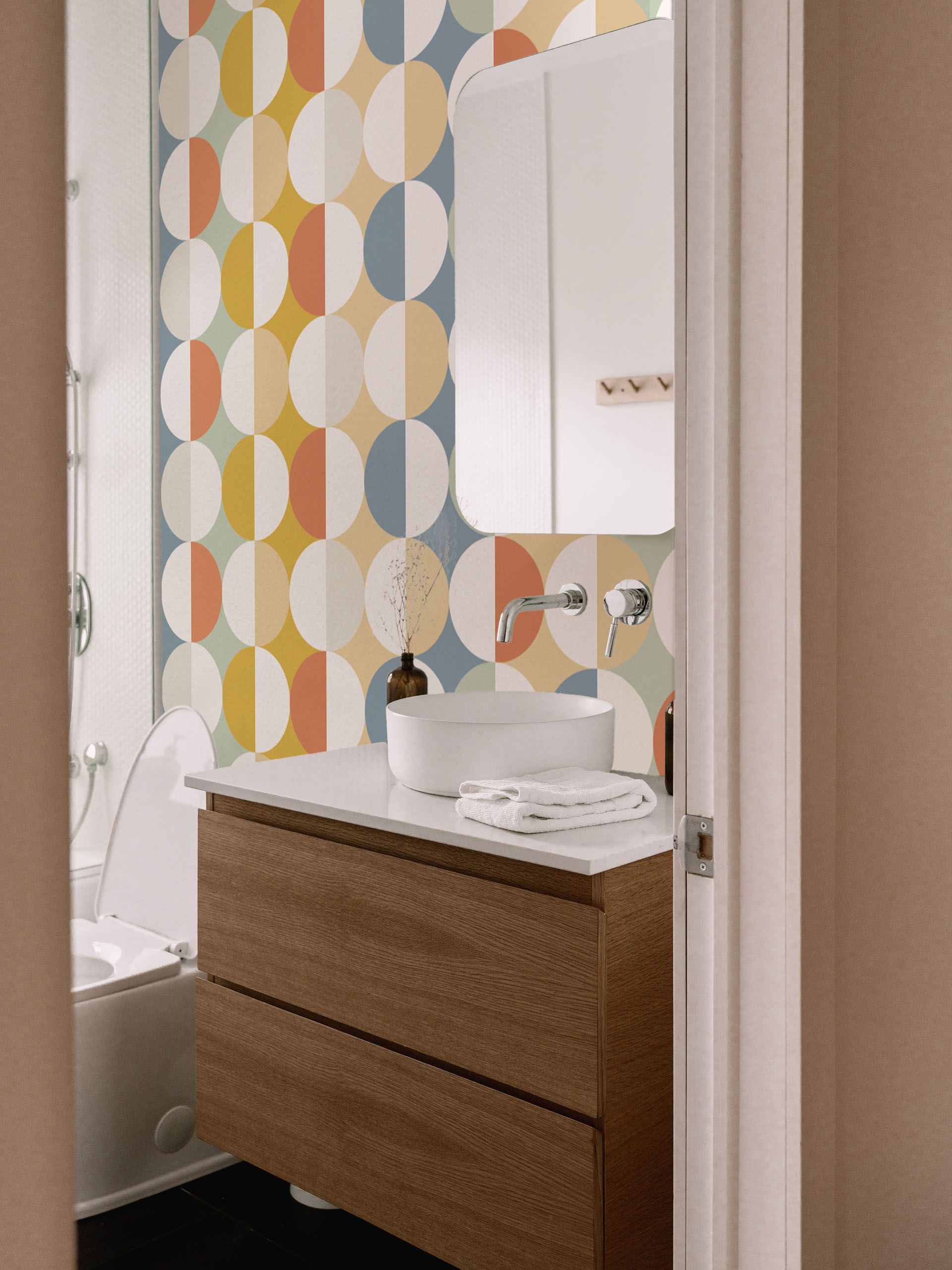 N468 Multicolor Bathroom Geometric Vintage Spherical Duo Wallpaper Multicolored Geometric Vintage Spherical Duo Wallpaper