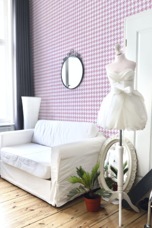 Living room pink wallpaper trendy Barbie crow's feet