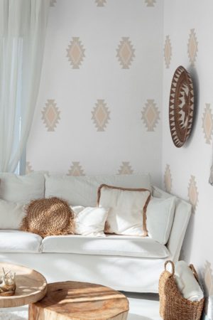 salon beige papier peint aztèque ethnique géométrique