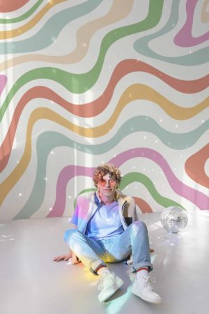 espace public multicolore papier peint vagues groovy ondulations vintage pop urbain