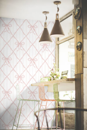 espace public rose papier peint noeud papillon ruban panoramique géométrique