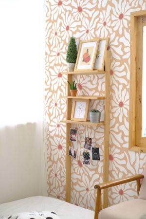 chambre rose papier peint fleurs hippie