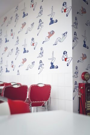 Papier peint femmes bleu espaces publics