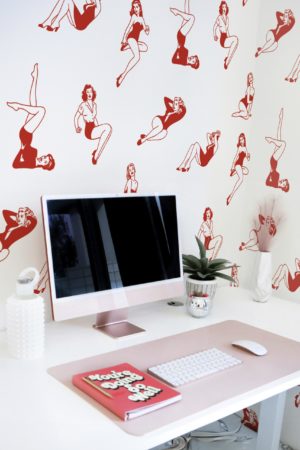 Women's red office wallpaper