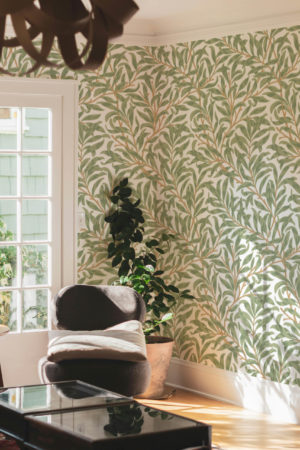 Living room green leaf wallpaper