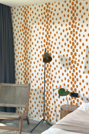 Papier peint points orange chambre