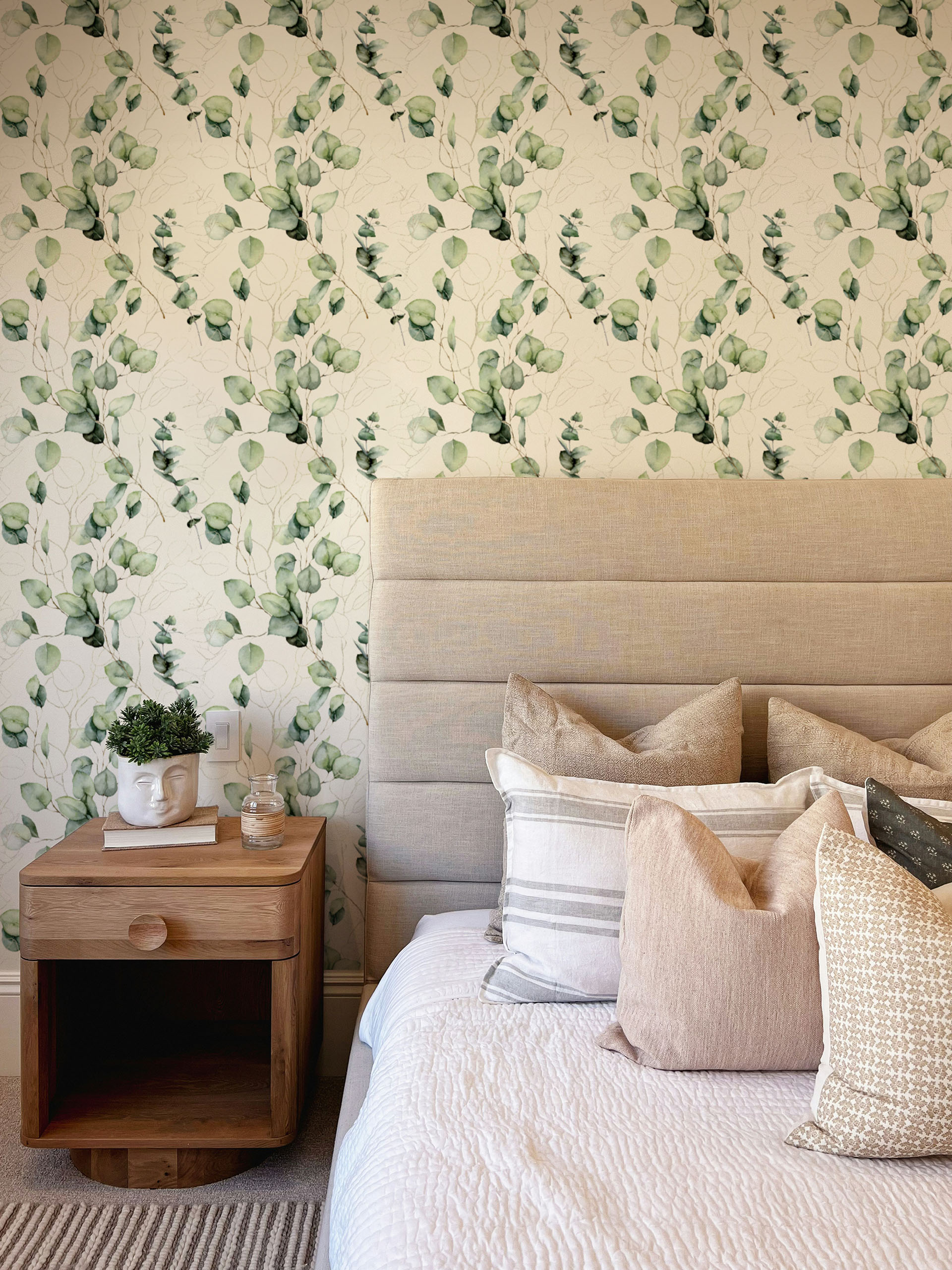 Beige foliage wallpaper bedroom