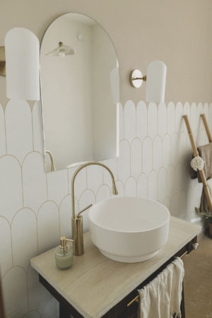 Nº609 : Papier Peint - Écailles Élégantes beige motif