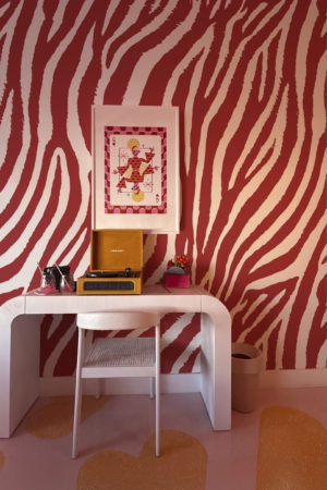 N°645 : Safari - red - room.