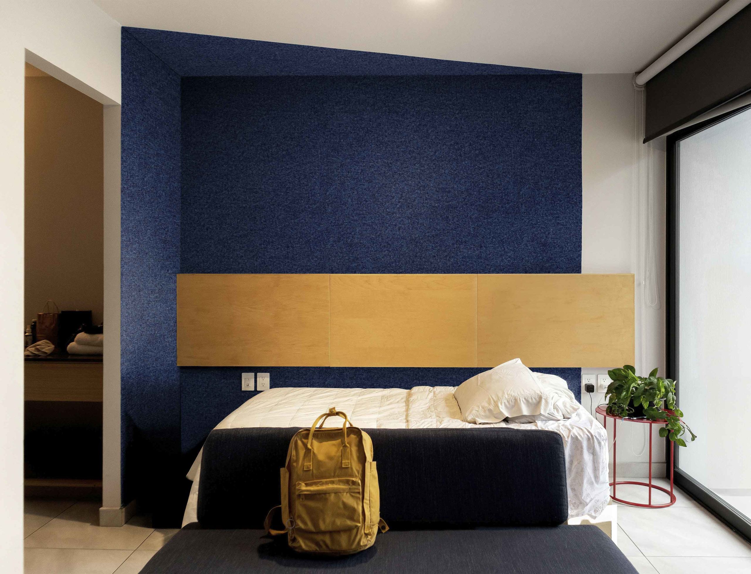 n782 bleu fonce chambre